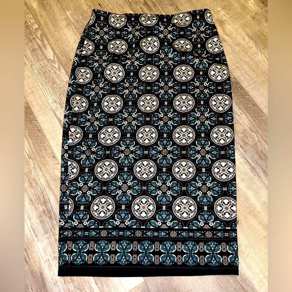 Max Studio maxi skirt. Size Small.